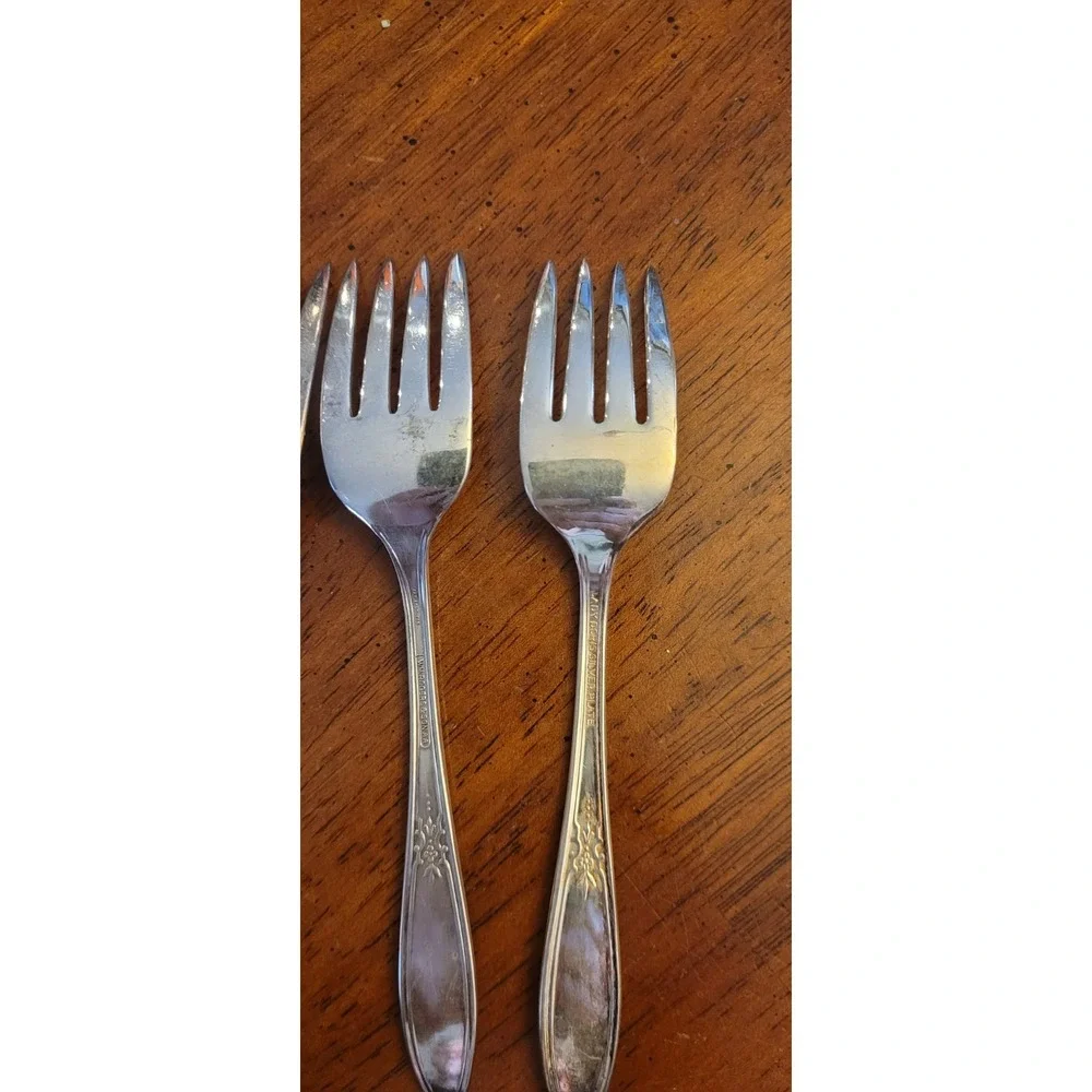 4 VINTAGE International Silver Lady Doris Silverplate Salad Fork 6 in. 1929